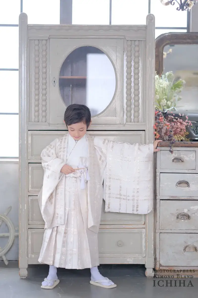 七五三晴着(7才用) 5歳七五三袴 レンタル 白銀 <金銀糸格子ジャガード>