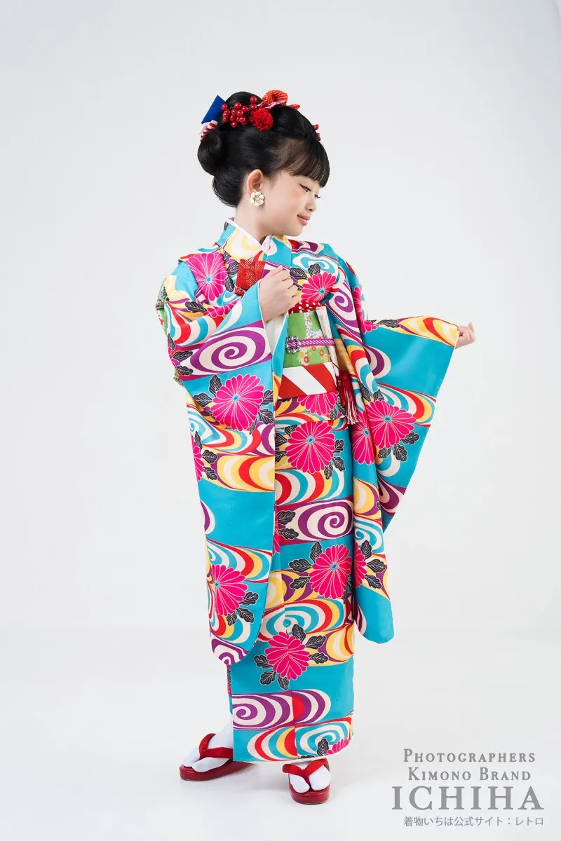 アンティーク復刻 彩渦菊 グリーン帯の後ろ姿 七五三7歳