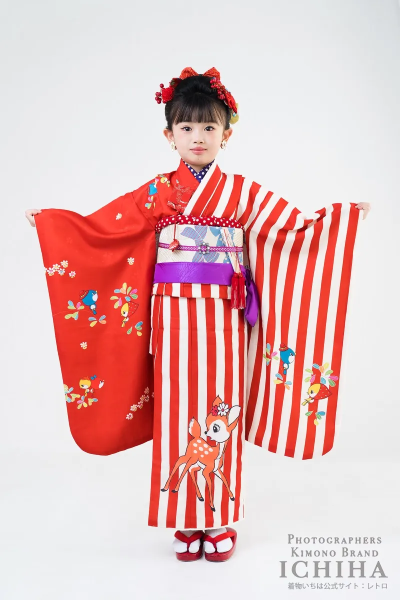 おしゃれな七五三着物レンタル7歳女の子 アンティーク復刻 赤縞の子鹿と小鳥