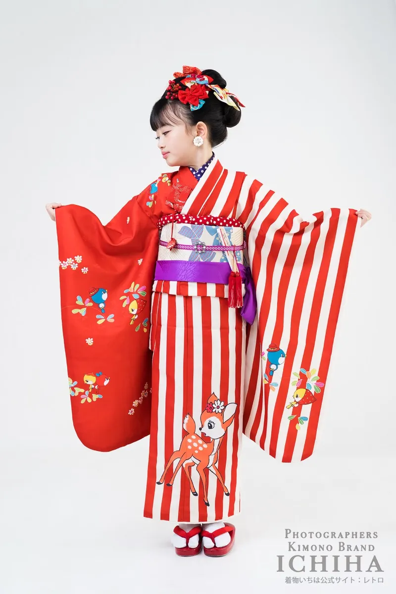 おしゃれな七五三着物レンタル7歳女の子 アンティーク復刻 赤縞の子鹿と小鳥