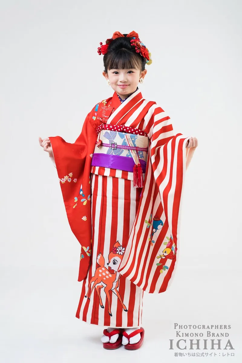 おしゃれな七五三着物レンタル7歳女の子 アンティーク復刻 赤縞の子鹿と小鳥