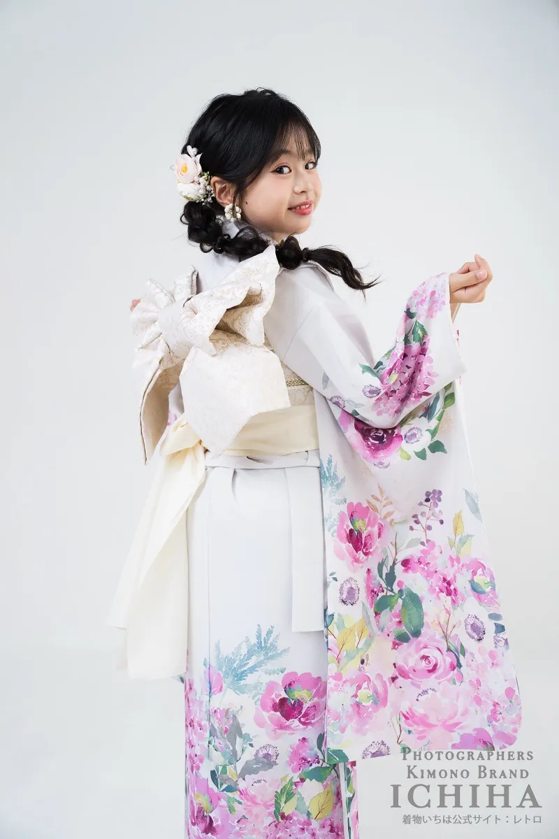 七五三 7歳女の子 水彩アネモネ アイボリー 帯後ろ姿