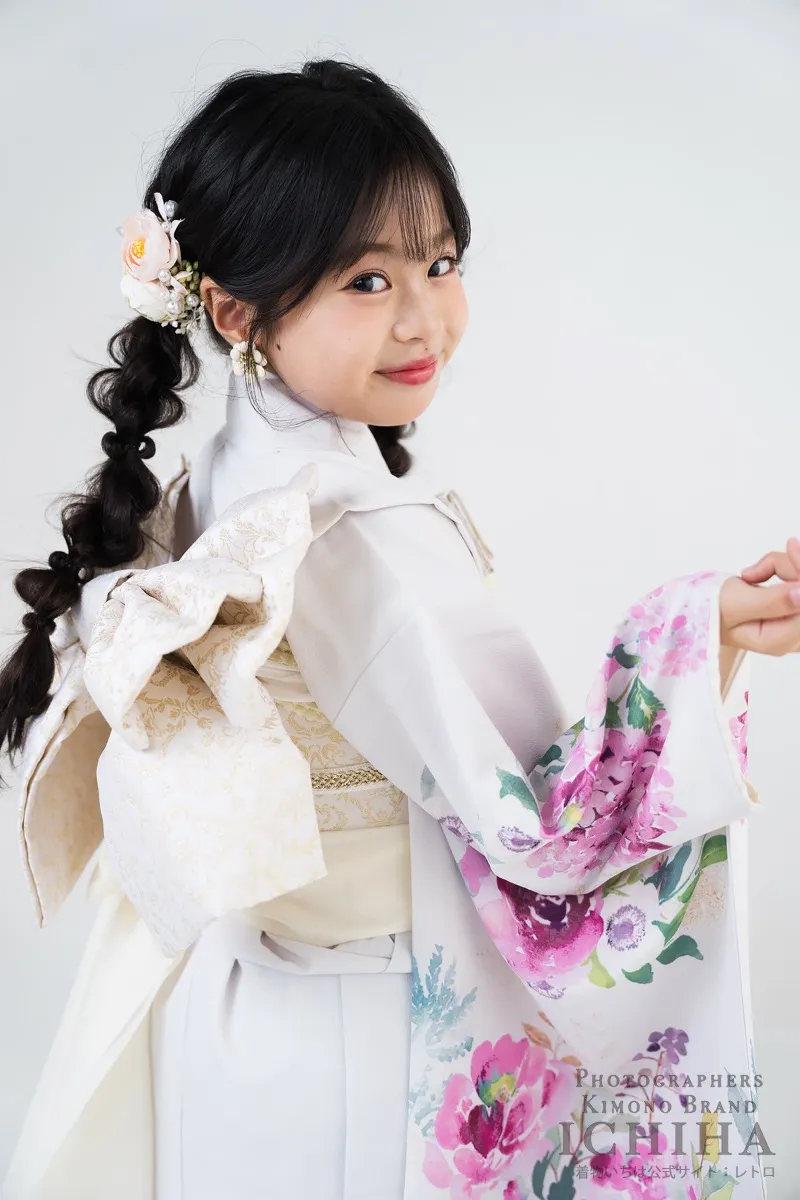 七五三 7歳女の子 水彩アネモネ アイボリー 帯後ろ姿