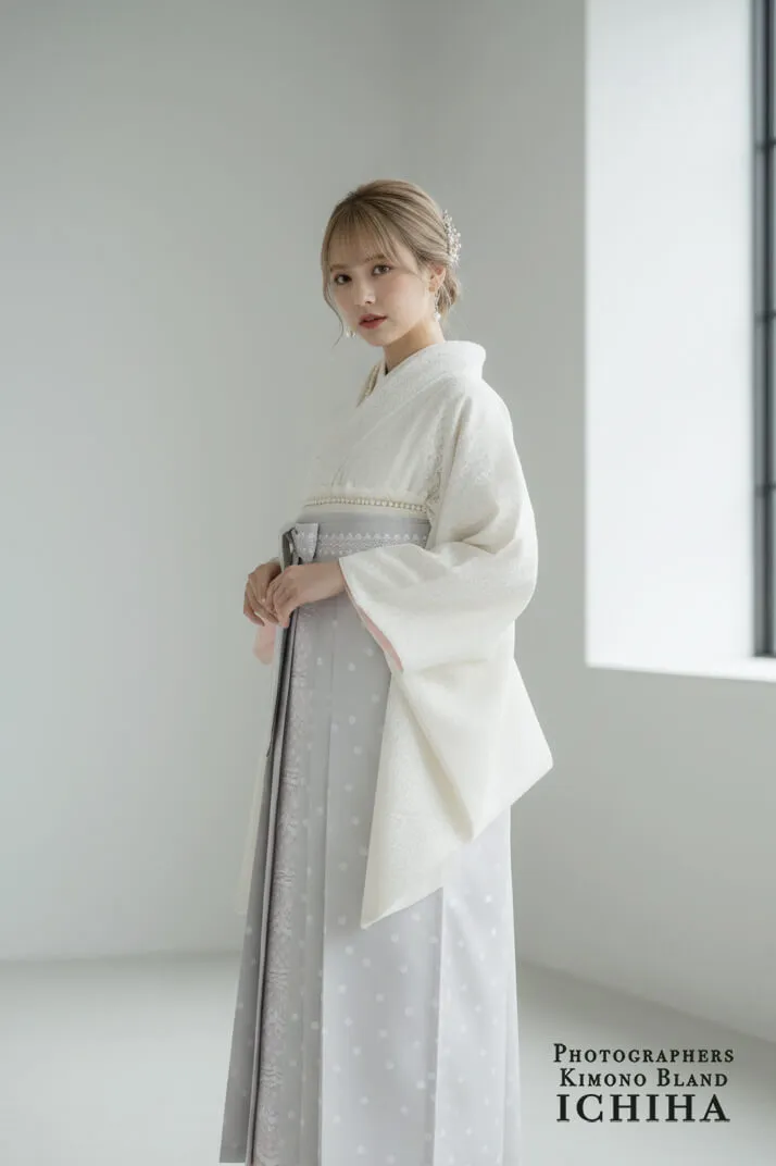 白レースと水玉絵柄