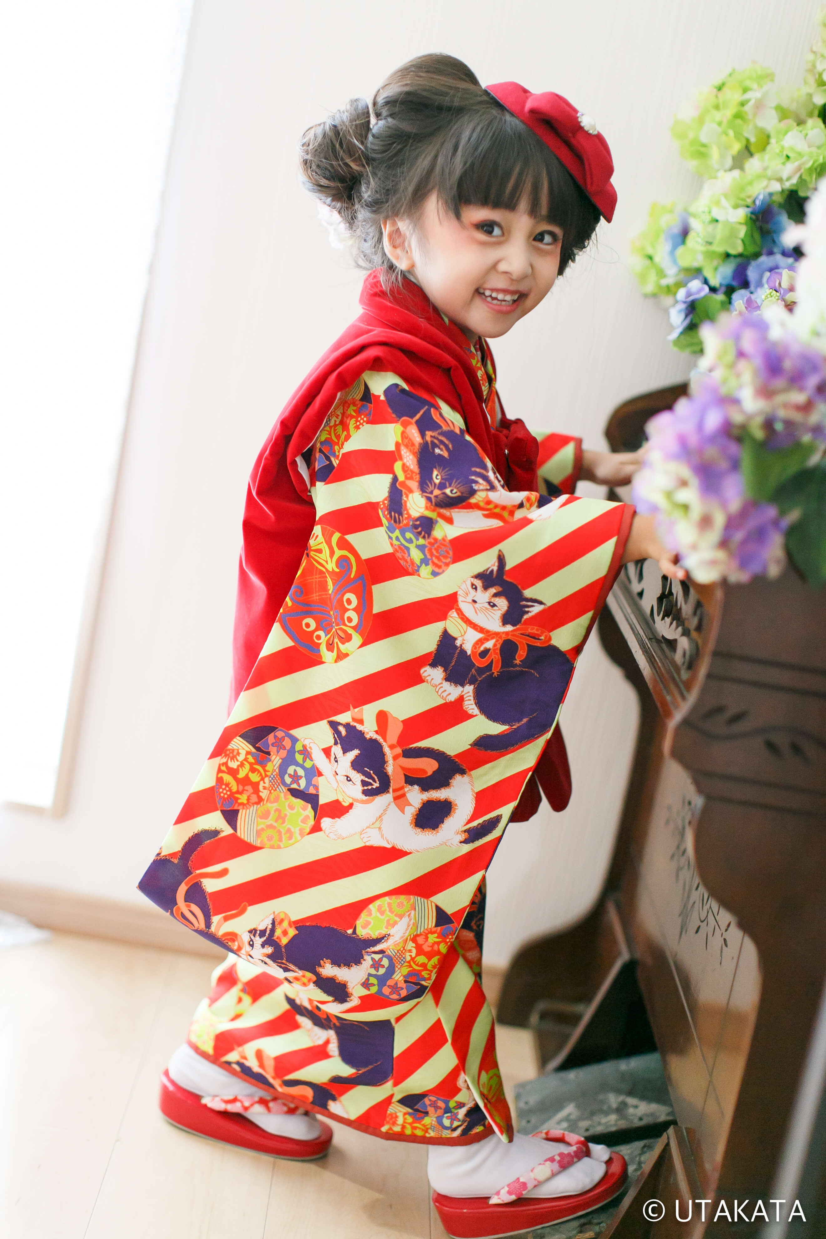 七五三 着物レンタル 3歳 女の子｜レトロ猫縞 赤黄緑 アンティーク 