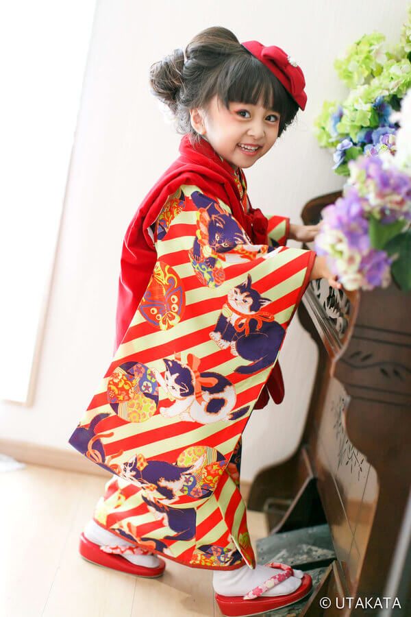 七五三 着物レンタル 3歳 女の子|レトロ猫縞 赤黄緑 アンティーク 七五三 着物レンタル 3歳 女の子|レトロ猫縞 赤黄緑 アンティーク